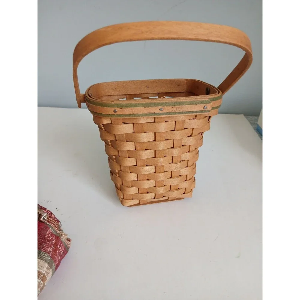 Longaberger 2006 Dresden Basket w Protector & Liner Signed Bottom